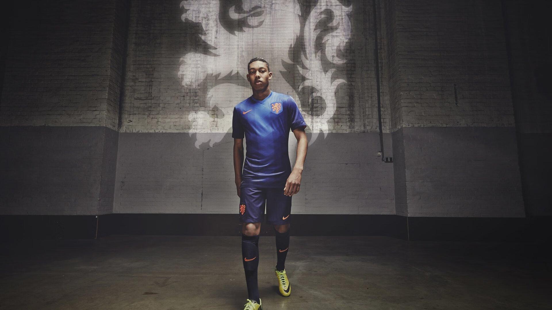 亚马尔伤情引关注，德科透露关键康复计划，巴萨新星或将缺席关键战役